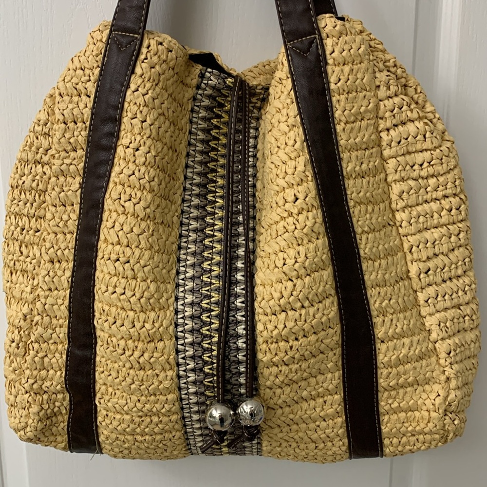 2-in-1 New York & Company Straw Convertable Bag - Picture 5 of 17